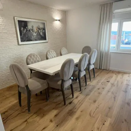 Eva Apartment *